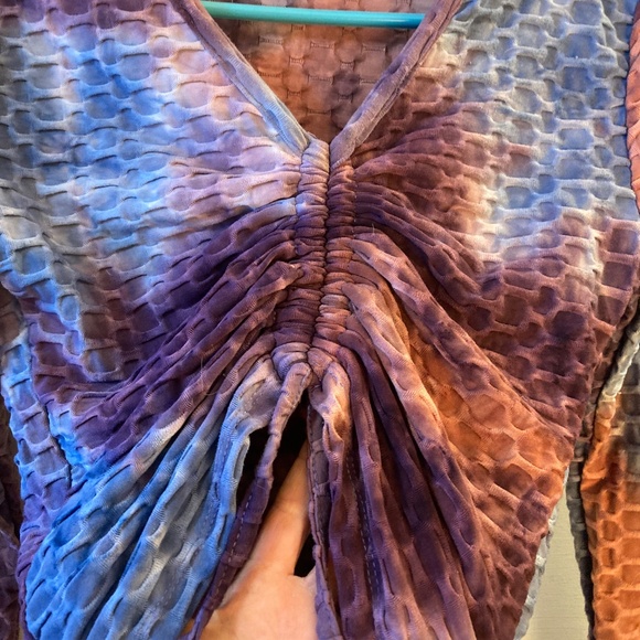 ❤️EYE CANDY long sleeve halter top - Picture 3 of 5